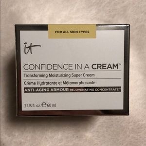 BRAND NEW! IT cosmetics, confidence in a cream